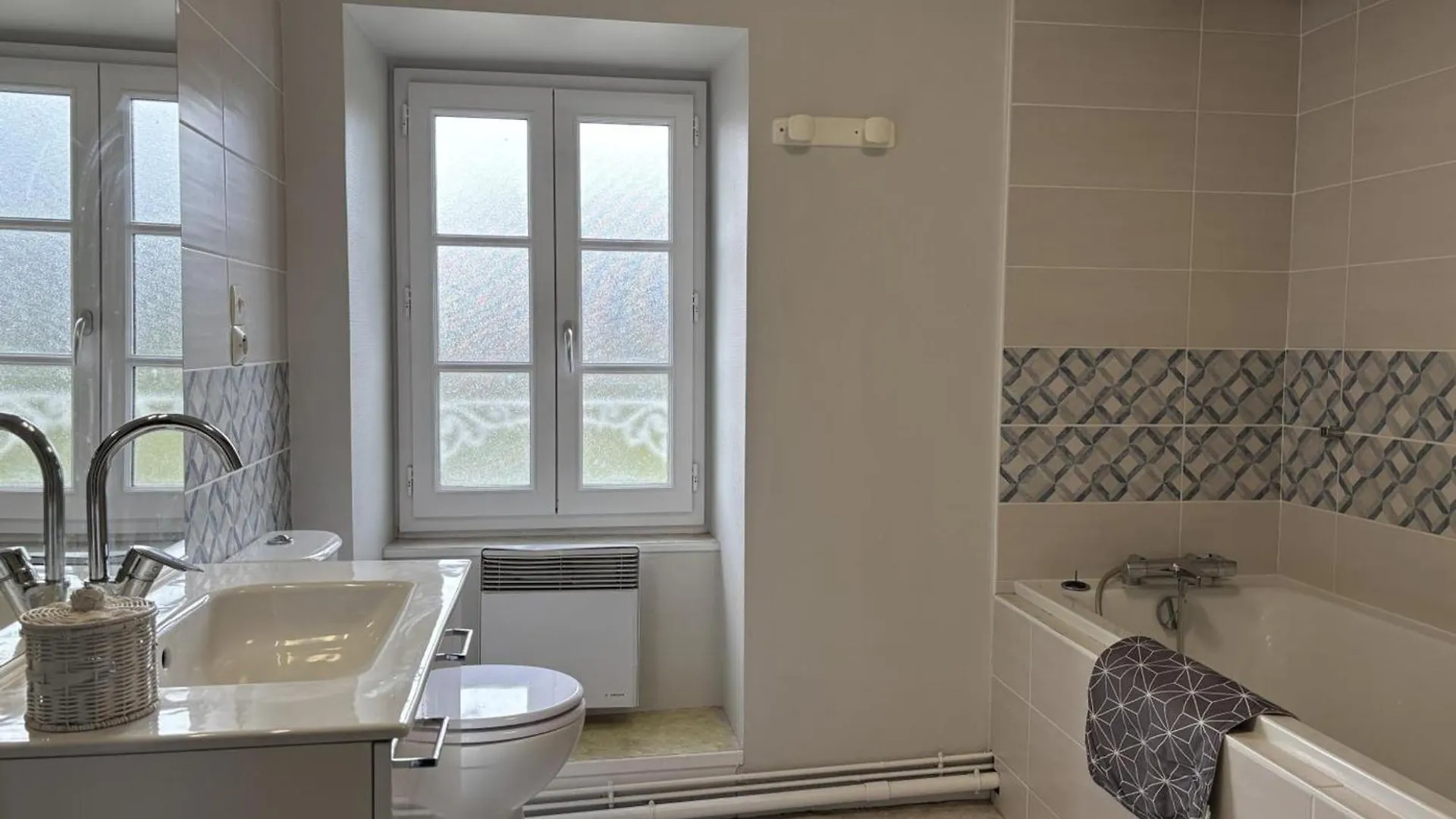 Gite Familial Avec Jardin, Proche De Vichy, 4 Chambres, Draps Inclus, Animaux Acceptes - Fr-1-489-188 La Guillermie 0*,